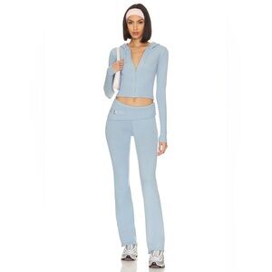 Frankies Bikinis low rise cloud knit pant in cornflower size Small